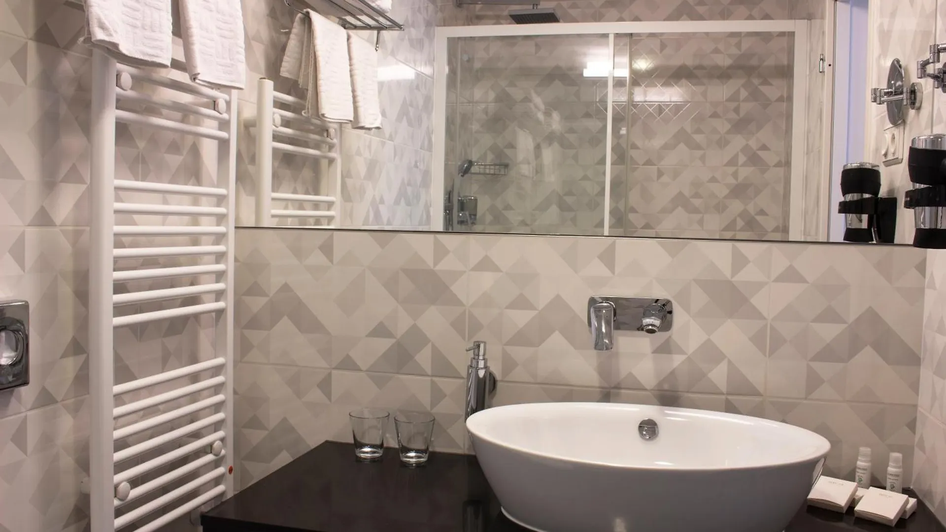 Hotel Esprit Prague 4*,